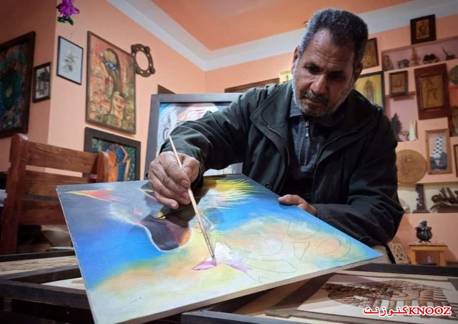  لوحة فنية ومعرض دائم داخل منزله